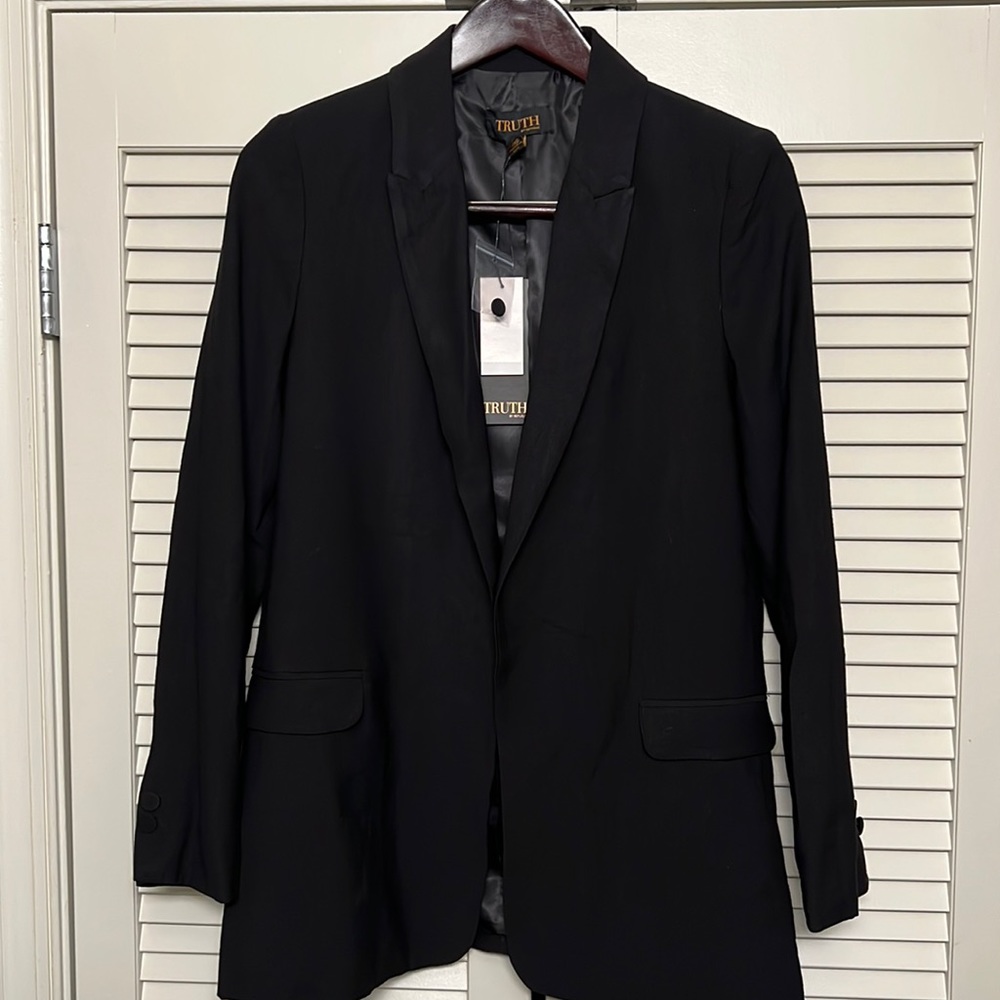 TRUTH WOMENS BLACK LONG SLEEVE TWO POCKET BLAZER JACKET.  VERSATILE STYLE NWT
